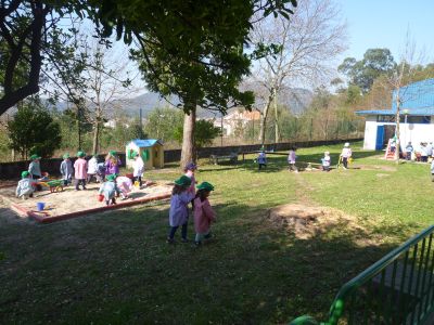 CEIP Plurilingüe Sobreira-Valadares. Patio Educación Infantil

