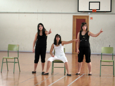 Judit, Lucía e Fátima bailando "Buttons" de "The Pussycat Dolls"
12/02/2010
