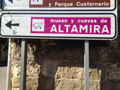 Indo cara ó Museo de Altamira, dende Santillana del Mar
