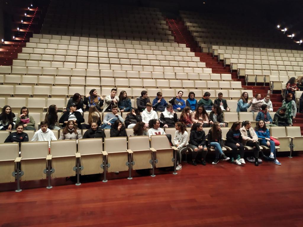 Alumnado de 3º ESO no Auditorio de Vilagarcía