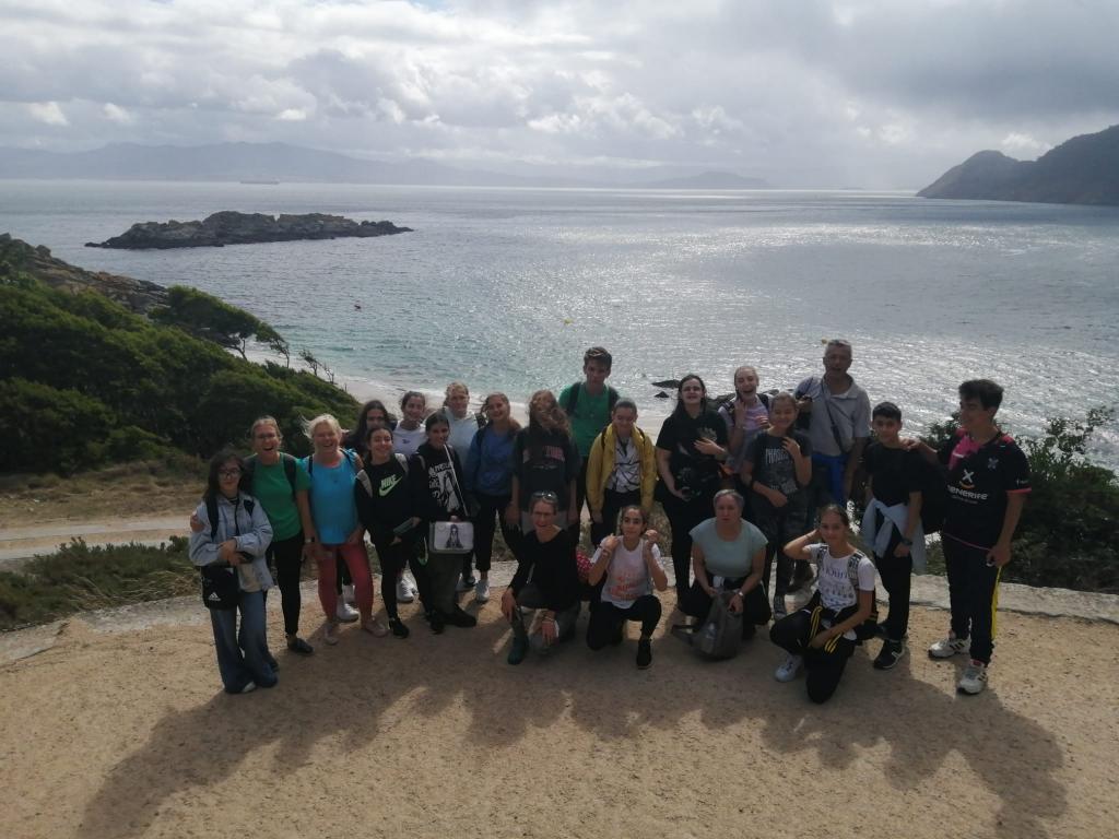 Club de lectura alumnado "Piratas do Ulla" nas illas Cíes