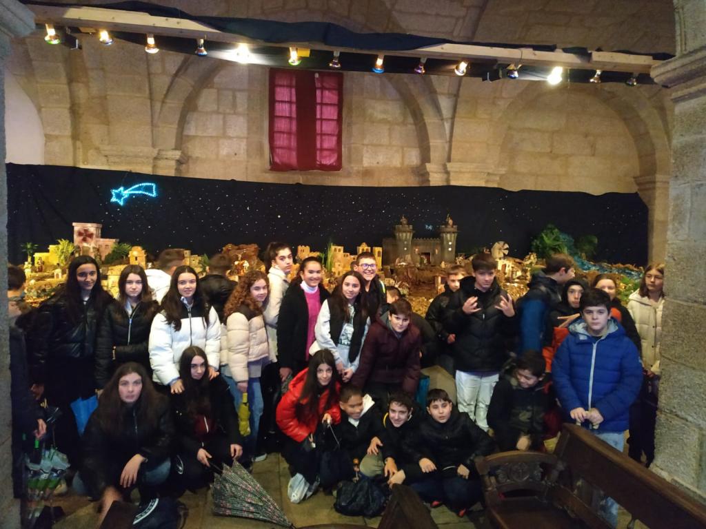 Alumnado de Relixión de 1º ESO visitando beléns en Santiago