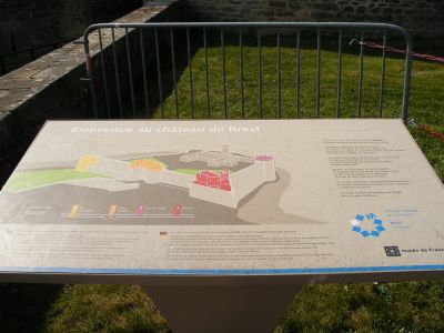 Panneau explicatif du château de Brest
