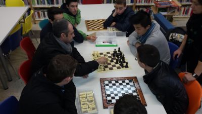 Clases de perfeccionamento de Xadrez para alumnado e profesorado
