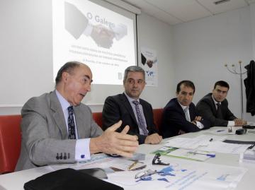 O secretario xeral de Política Lingüística, Valentín García, na rolda de prensa 