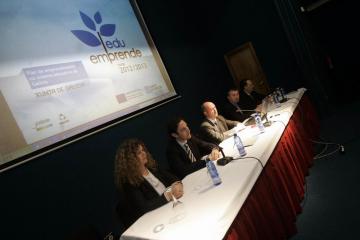 O director xeral de Educación, Formación Profesional e Innovación Educativa e o 