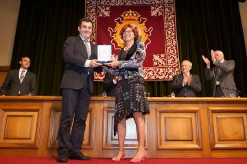  O conselleiro de Cultura e Educación entrégalle o XIX Premio Grupo Compostela-Xunta de Galicia ao programa Erasmus